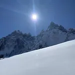 Chamonix, Charming & Balcony דירה